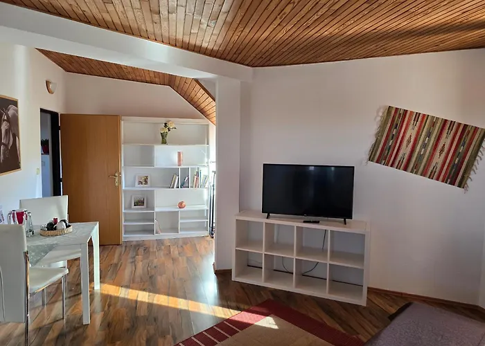 Konukevi Pegas 3*